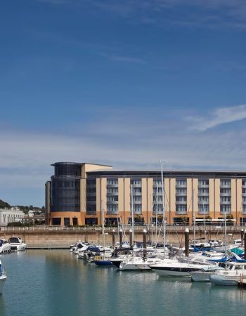 Waterfront Restaurant, Bar & Terrace