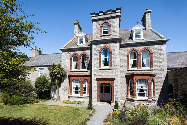 La Croix Guest House